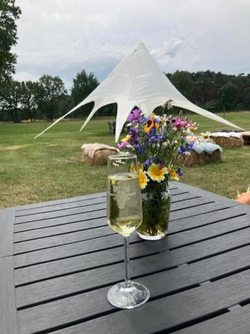 Natuur-Like Glamping In Bosland NeerNeerpelt Екстериор снимка
